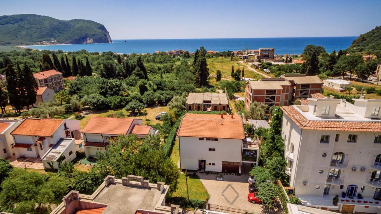 Apartments Viktorija Petrovazzo Esterno foto
