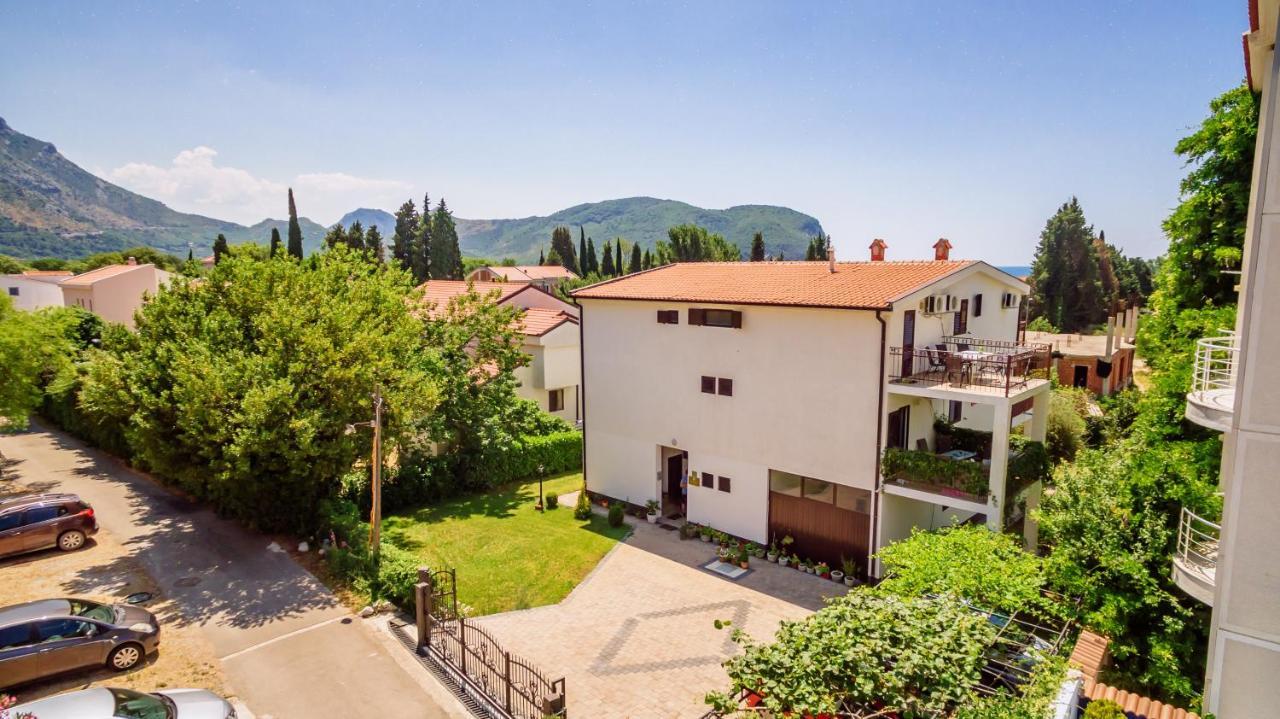 Apartments Viktorija Petrovazzo Esterno foto
